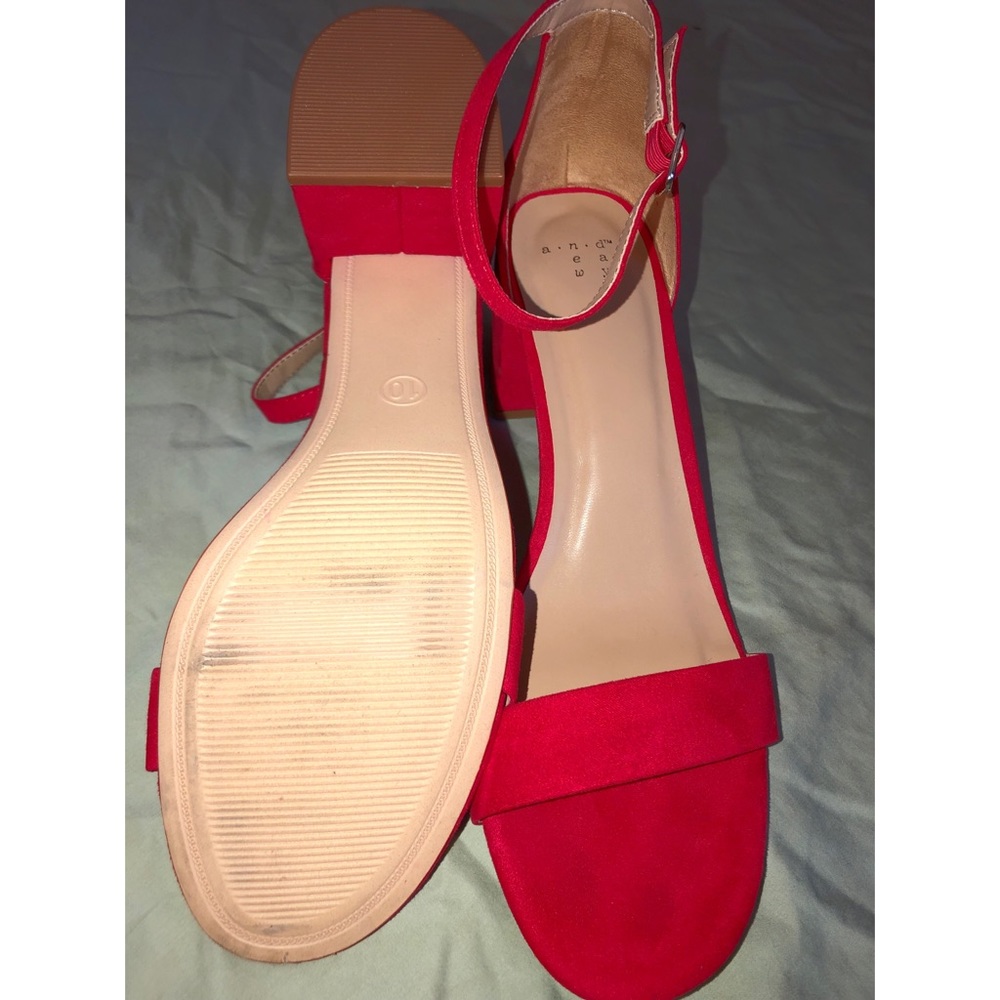 Short chunky heel